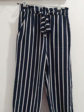 H&M Women's Size 4 Navy & White Vertical Stripe Tie-Waist Elastic Viscose Pants